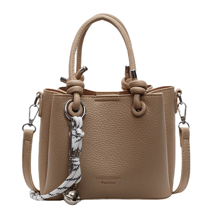 Damen Designer Beuteltasche mit geschmackvollem Schlüsselanhänger Nord Taschen