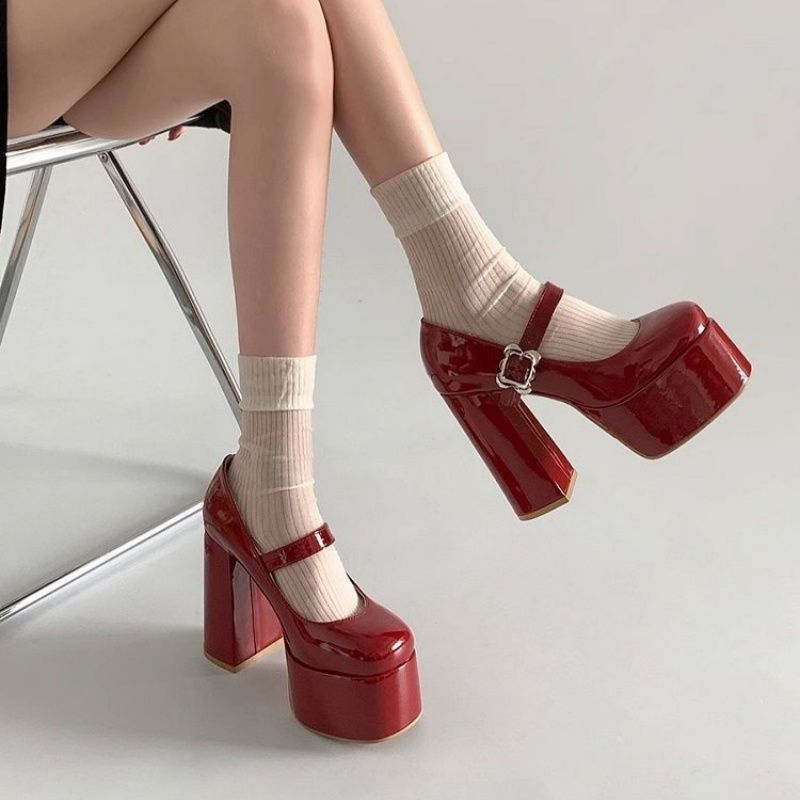 Damen Plateau-Pumps mit Rundschnürung und eleganter Schnalle