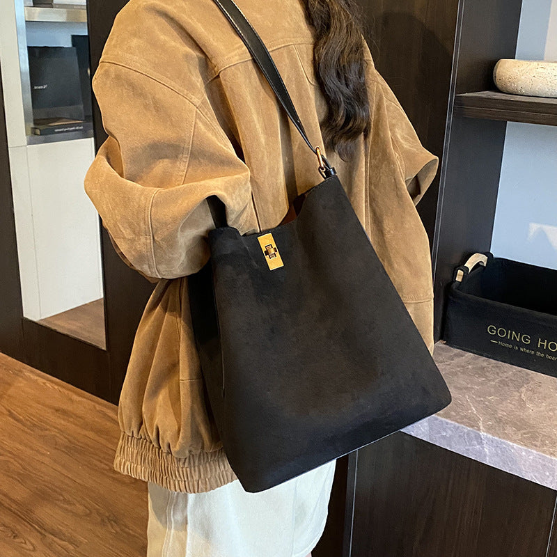 Damen elegante Beuteltasche aus hochwertigem Material Nord Taschen