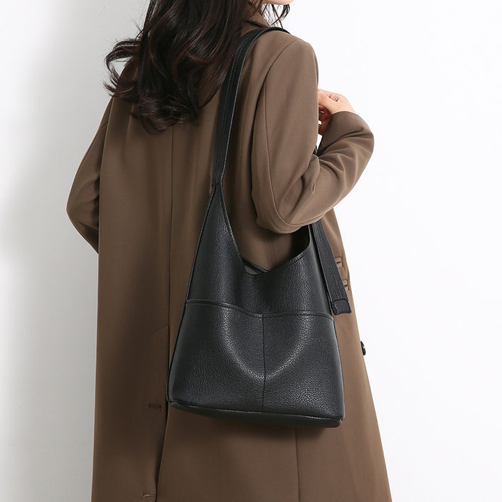 Damen Hobo-Tasche aus hochwertigem Kunstleder mit raffiniertem, strukturiertem Design Nord Taschen