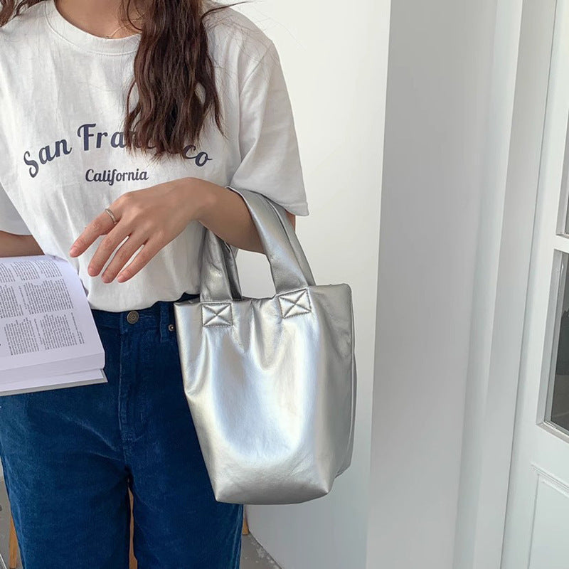 Damen Handtasche aus geschmeidigem Kunstleder mit einzigartigem Faltendesign Nord Taschen