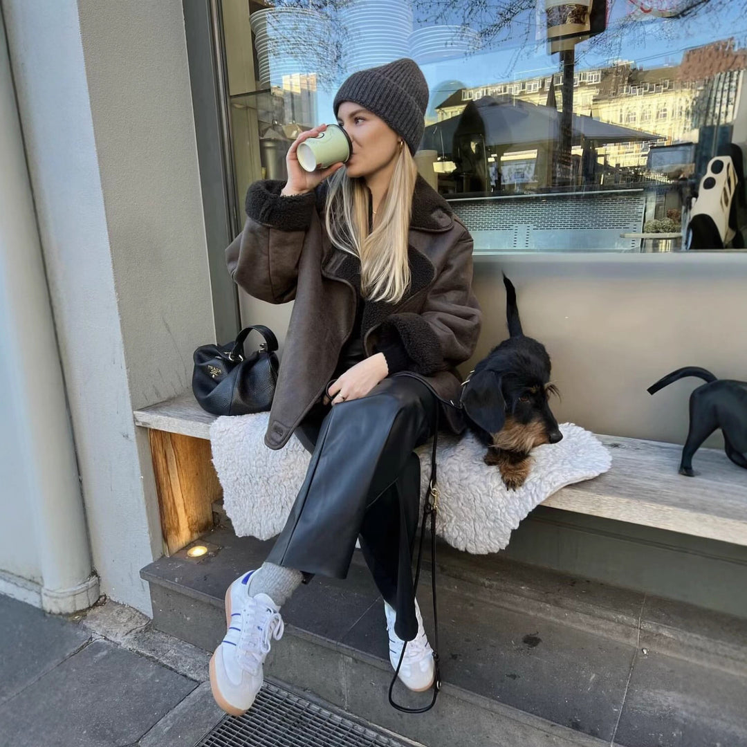 Damen Kurzjacke im Oversized Lammfelloptik‑Look mit Umlegekragen und Taschen Nord Taschen