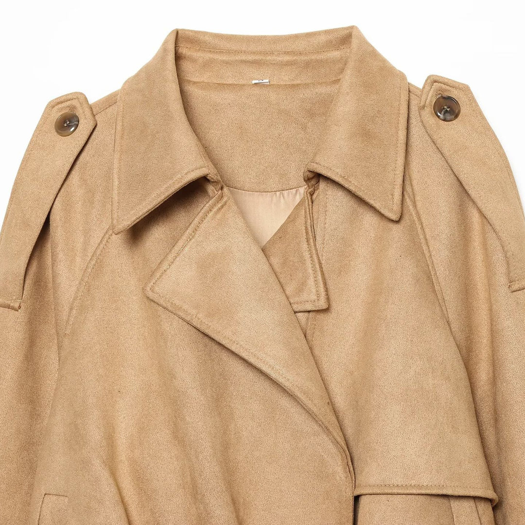 Damen Kurzgeschnittene Trenchjacke in Veloursleder‑Optik mit Schulterklappen und Schnallenmanschetten Nord Taschen