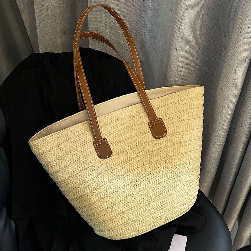 Damen Strandtasche mit geflochtenem Design und eleganten Ledergriffen Nord Taschen
