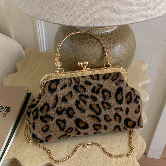 Damen Clutch-Tasche mit stilvollem Leopardenmuster und goldener Rahmen Nord Taschen