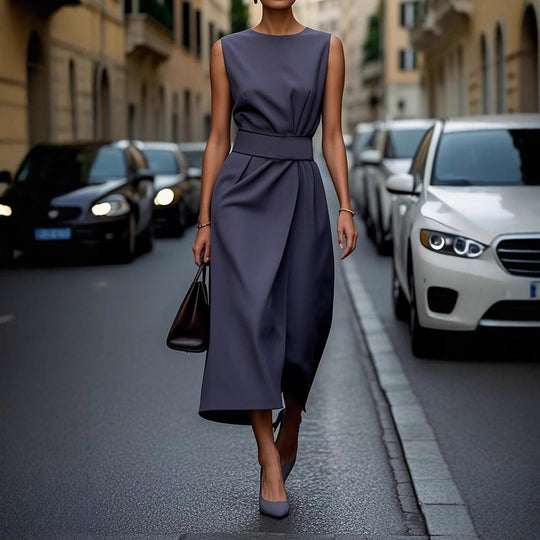 Damen Elegantes Maxikleid mit modernem Schnitt und feinen Plissée-Details