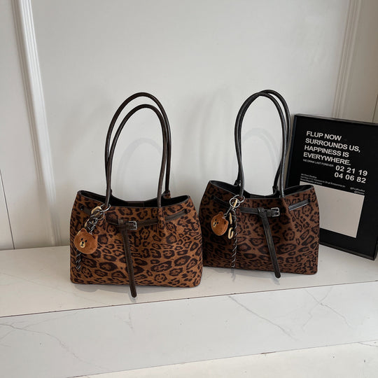 Damen Shopper-Tasche mit elegantem Leopardenmuster und praktischem Innenraum Nord Taschen