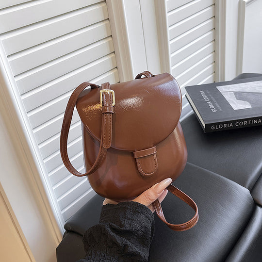 Damen Umhängetasche mit klassischem Klappverschluss und elegantem Kunstleder Nord Taschen