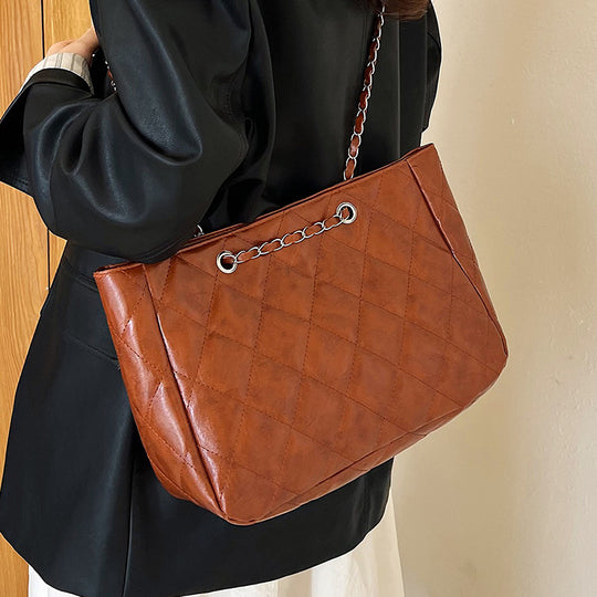 Damen Schultertasche aus hochwertigem Kunstleder mit angesagtem Steppmuster Nord Taschen