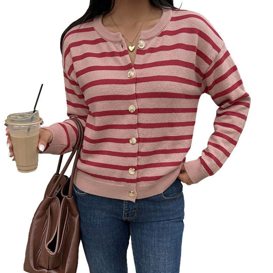 Damen Gestreifte Feinstrick-Button-Cardigan mit Rundhalsausschnitt und tailliertem Bund Nord Taschen