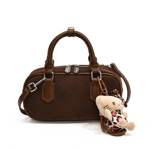 Damen modische Handtasche mit plüschigem Anhänger Nord Taschen