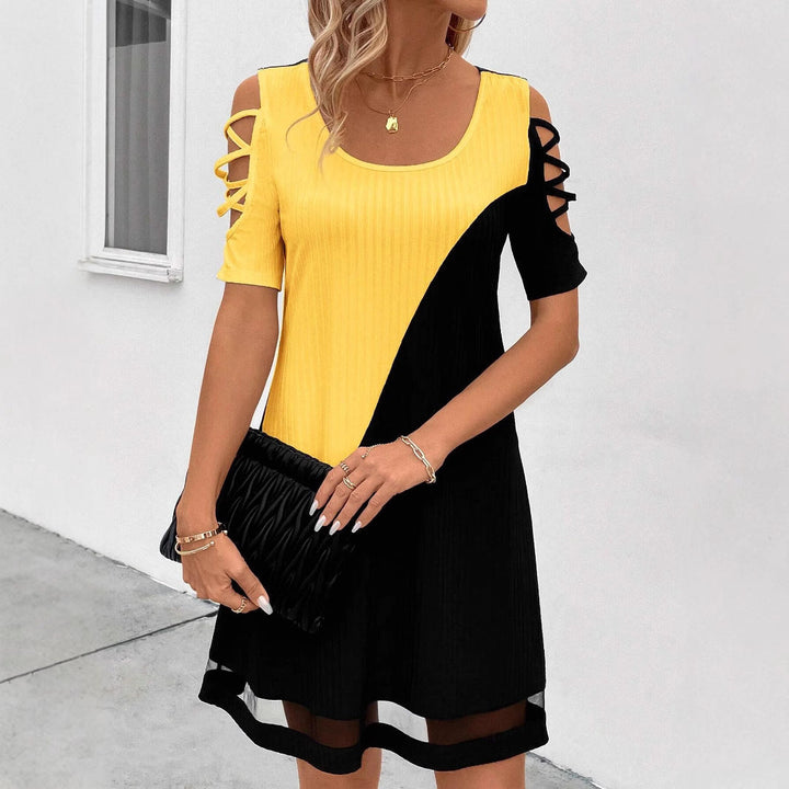 Damen modisches Freizeitkleid mit Cut-Out Ärmeln und asymmetrischem Design