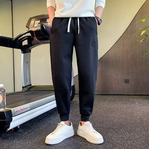 Herren Slim-Tapered Jogginghose aus Baumwollmix mit Bündchen, Tunnelzug und dezenter Logo-Applikation Nord Taschen