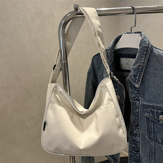 Damen Hobo-Tasche aus strapazierfähigem Material mit elegantem Design Nord Taschen