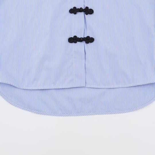 Damen Gestreifte Oversize-Bluse mit Kontrastkragen, Manschetten und Zierknotenverschlüssen Nord Taschen