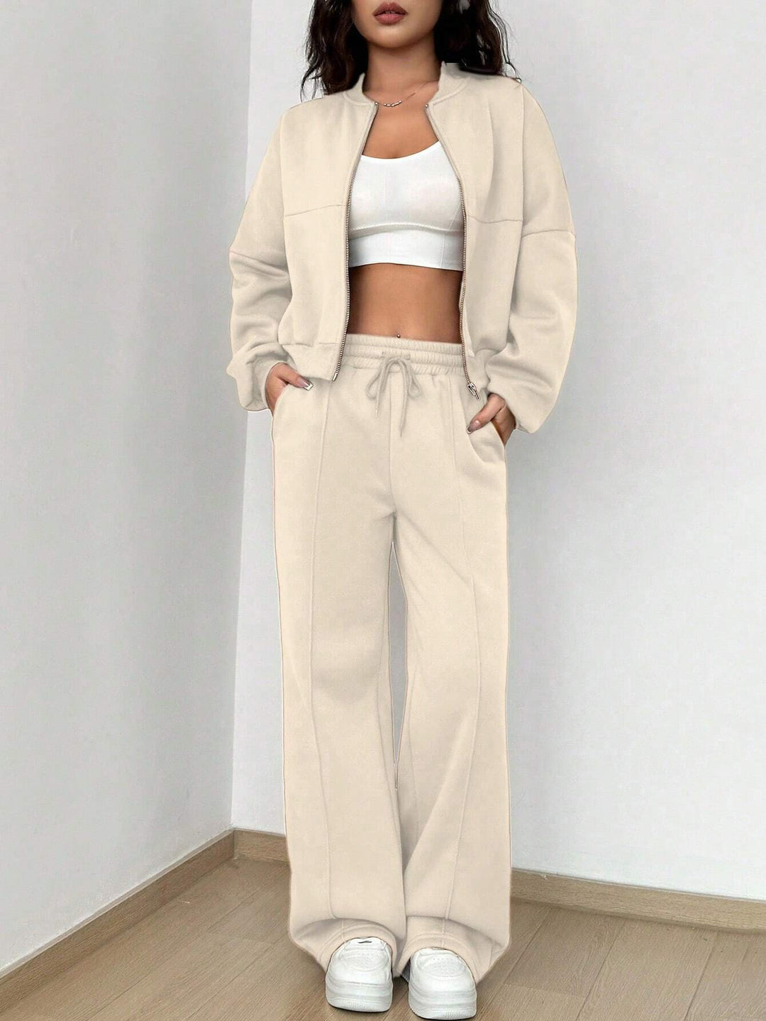 Damen kurze Sweatjacke mit Reißverschluss und High-Waist weitem Jogginghosen-Set Nord Taschen