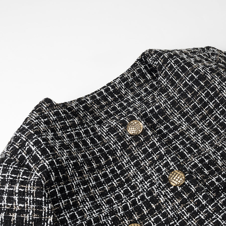 Damen Bouclé-Tweed-Jacke mit Rundhalsausschnitt, goldenen Zierknöpfen und aufgesetzten Taschen Nord Taschen