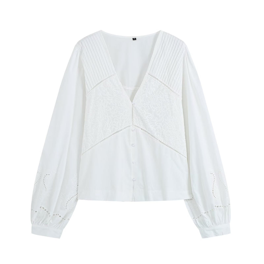 Damen Bestickte V‑Ausschnitt Bluse mit Kellerfaltenpasse und Ballonärmeln Nord Taschen