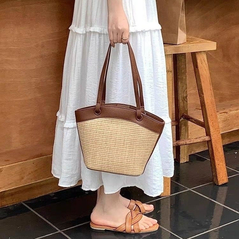 Damen Einkaufstasche mit geflochtenem Design und integriertem Kosmetiktäschchen Nord Taschen