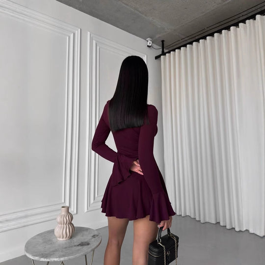 Damen Figurbetontes Rüschen‑Minikleid mit V‑Ausschnitt, Bindeband und Glockenärmeln Nord Taschen