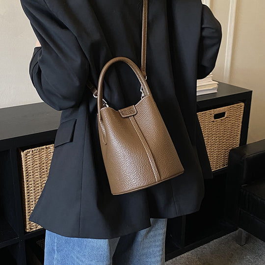 Damen Hobo-Tasche aus hochwertigem Leder mit praktischem Innenteil Nord Taschen
