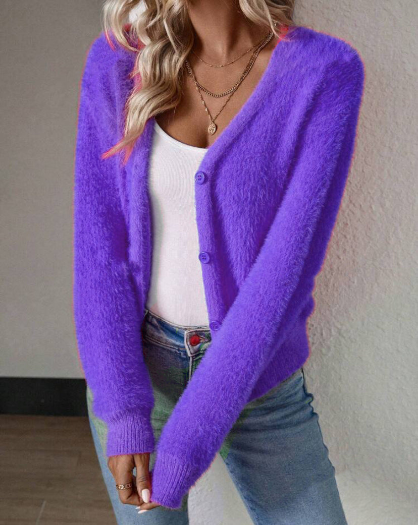 Strickjacke Damen kuschelig mit V-Ausschnitt und Knopfdetails