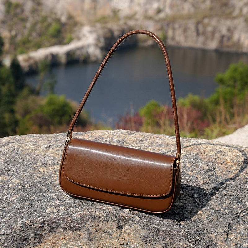 Damen Umhängetasche mit elegantem Klappdesign und hochwertigen Details Nord Taschen