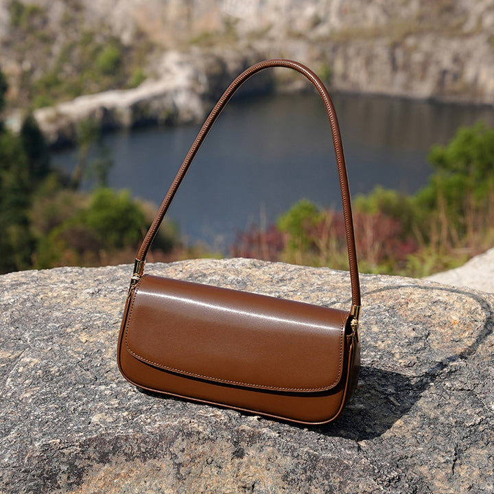 Damen Umhängetasche mit elegantem Klappdesign und hochwertigen Details Nord Taschen