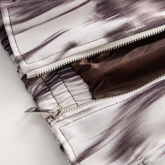 Damen Kurze Bomberjacke im Cropped-Style mit kontrastiertem Kunstlederkragen und abstraktem Print Nord Taschen
