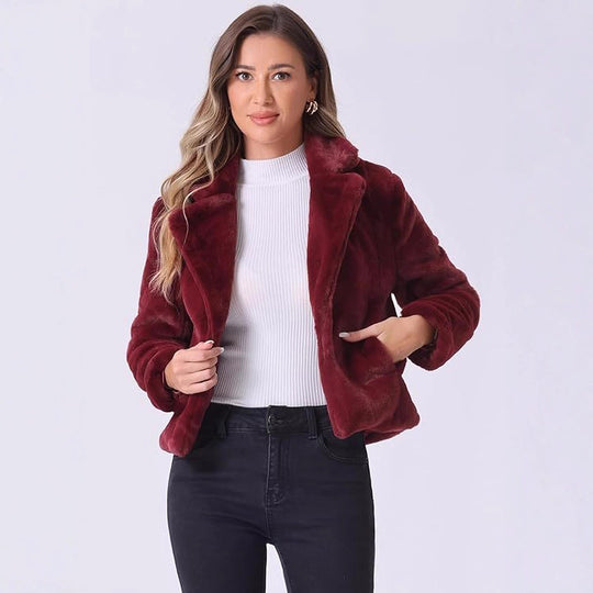 Damen Kurzblouson aus samtigem Faux‑Fur mit fallendem Revers und figurfreundlichem Cropped‑Schnitt Nord Taschen