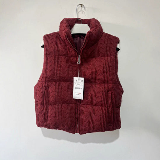Damen Gepolsterte Strickweste mit Zopfstrickstruktur und Stehkragen Nord Taschen