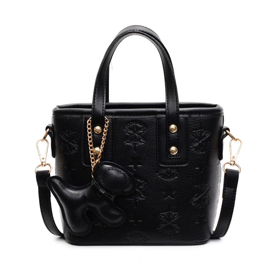 Damen Mini-Handtasche mit verspieltem Anhänger | Nord Taschen