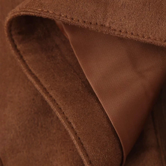 Damen Cropped Jacke aus Velourslederoptik mit Hemdkragen und zwei Reißverschlusstaschen Nord Taschen