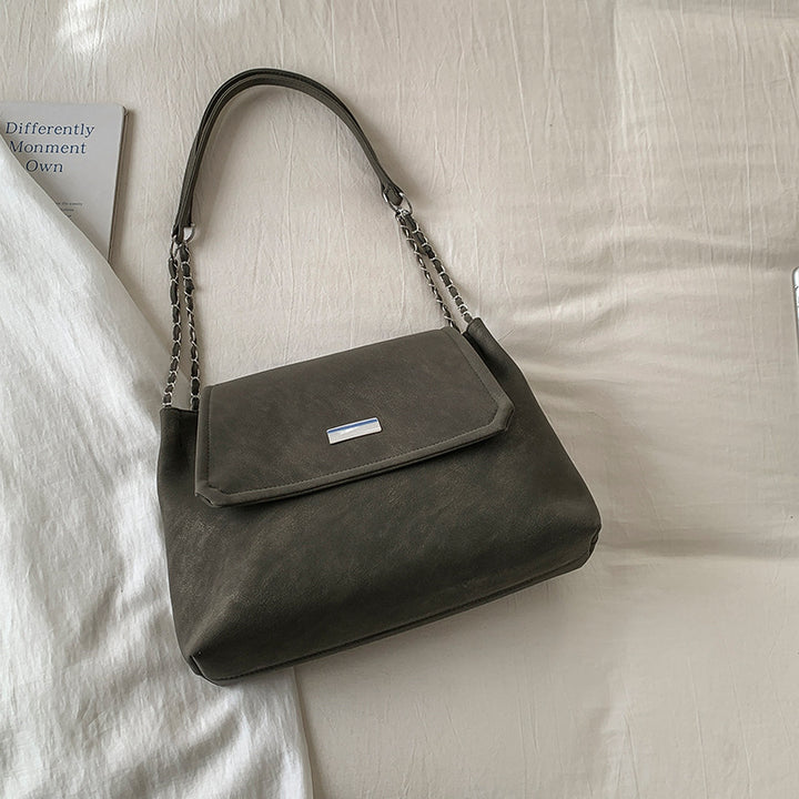 Damen Umhängetasche aus luxuriösem Kunstleder mit eleganter Kettenverzierung Nord Taschen