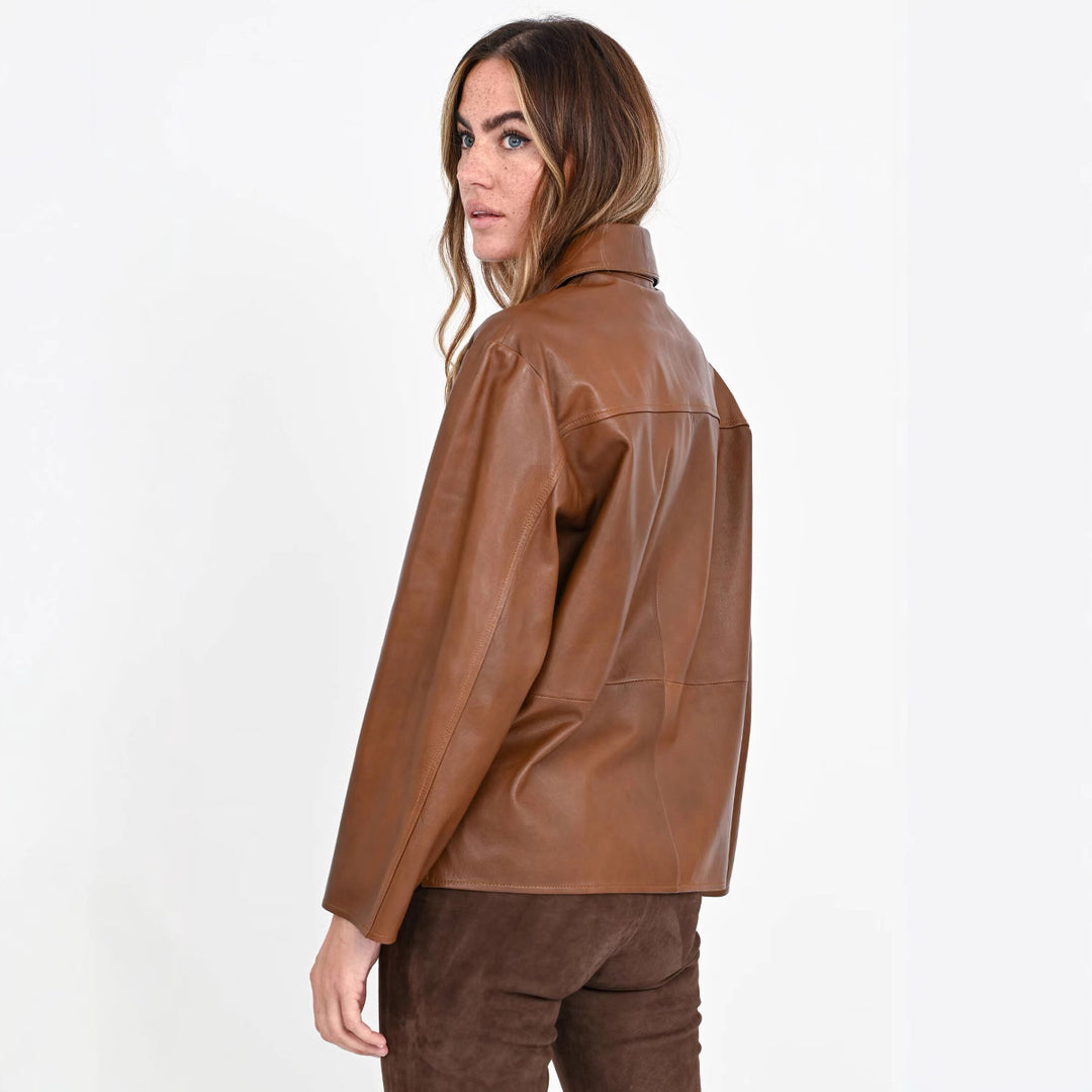 Damen Overshirt-Jacke in Lederoptik mit aufgesetzter Brusttasche und verdeckter Knopfleiste Nord Taschen