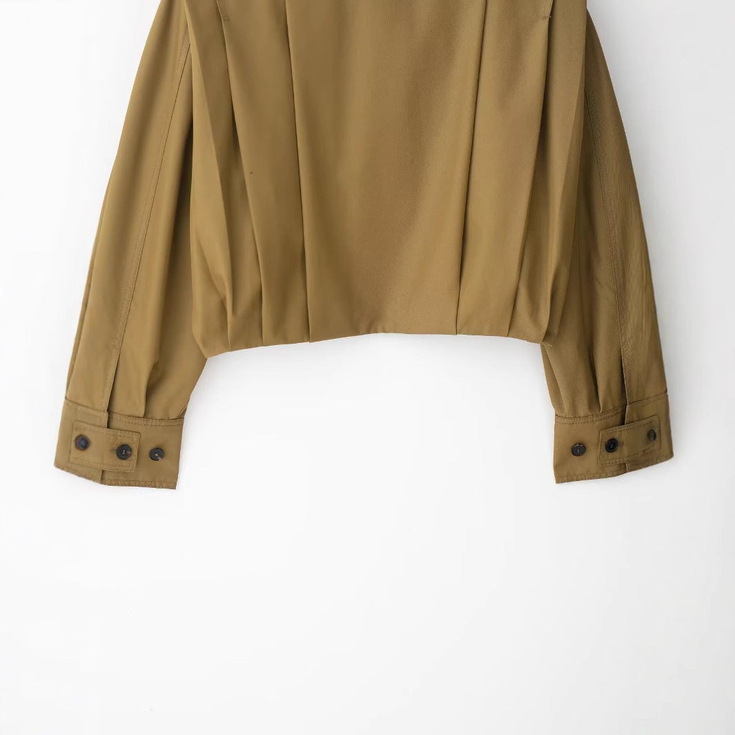 Damen Kurzgeschnittene Trenchjacke im Boxy-Schnitt mit breitem Revers und Epauletten Nord Taschen