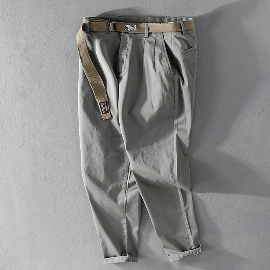 Herren Baumwoll-Chino mit Webgürtel und konischem Bein Nord Taschen