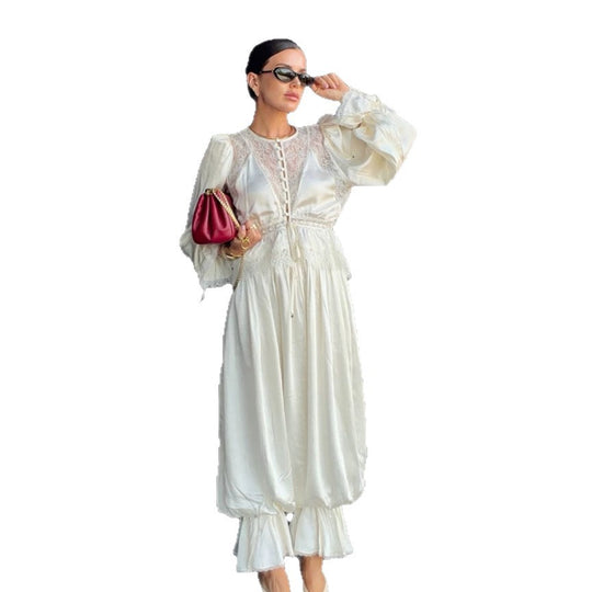 Damen Einteiliger Satin-Overall mit Spitzen‑Yoke, Puffärmeln und voluminöser Haremshose Nord Taschen