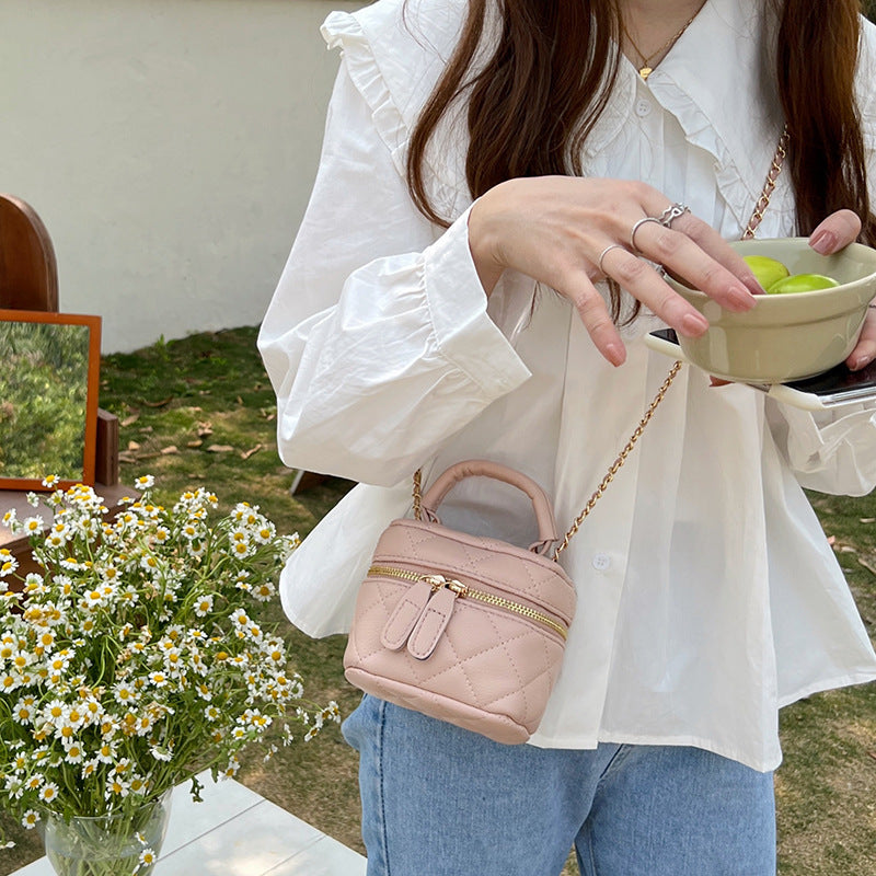 Damen elegante Mini-Tasche mit goldenen Details und praktischem Reißverschluss Nord Taschen