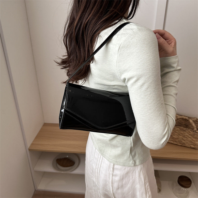 Damen elegante Clutch mit schickem Klappverschluss Nord Taschen