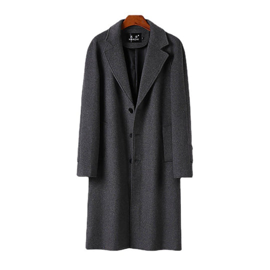 Herren Maxilanger Wollmantel mit cleanem Schnitt, schmalem Revers und innenliegendem Futter Nord Taschen