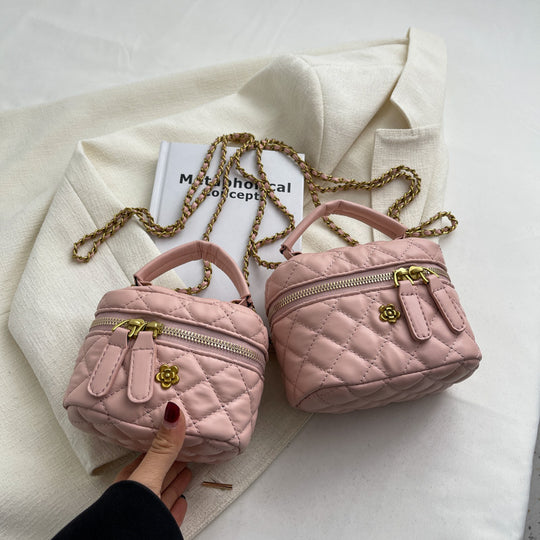 Damen Mini-Tasche im eleganten Steppdesign mit goldenen Akzenten | Nord Taschen