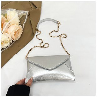 Damen Umhängetasche aus hochwertigem Kunstleder mit elegantem Kettenriemen Nord Taschen