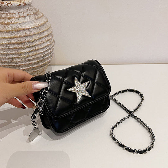 Damen Clutch-Tasche mit eleganter Steppmusterung und funkelndem Sternenanhänger Nord Taschen