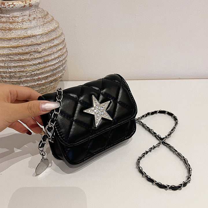 Damen Clutch-Tasche mit eleganter Steppmusterung und funkelndem Sternenanhänger Nord Taschen