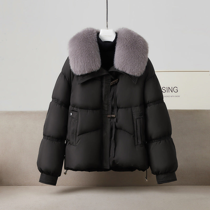 Damen nan kurze Steppluftjacke mit voluminösem Webpelzkragen, Knebelverschluss und formstabiler Taillenlinie Nord Taschen