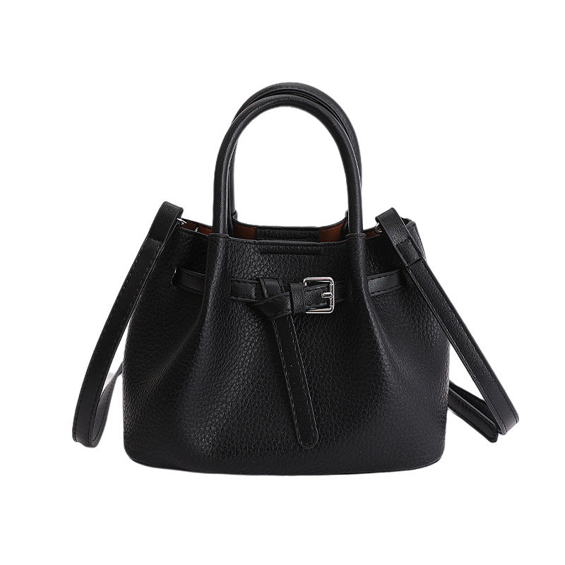 Damen Designer Bucket Bag mit verspieltem Tieranhänger Nord Taschen