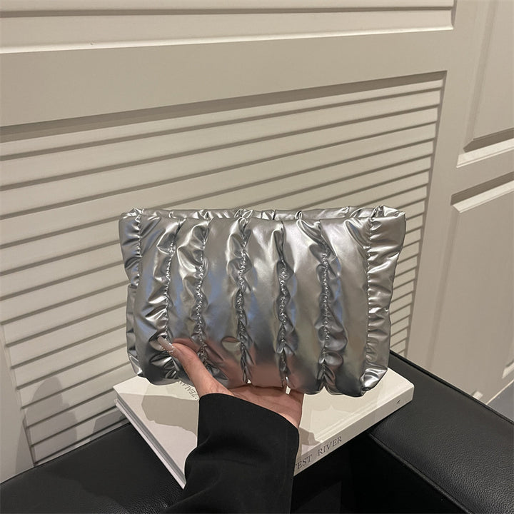 Damen praktische Clutch mit gepolstertem Design Nord Taschen