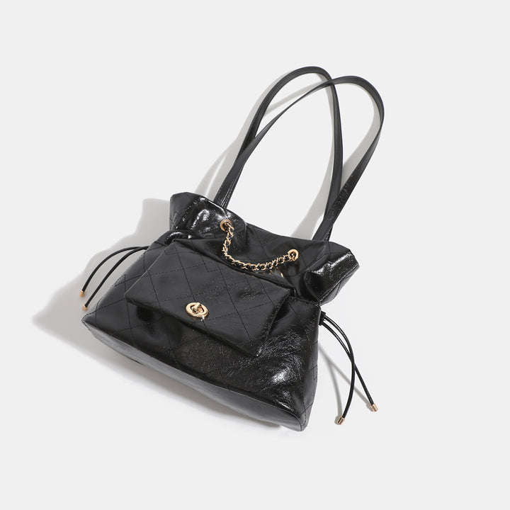 Damen Beuteltasche mit edel glänzender Oberfläche Nord Taschen