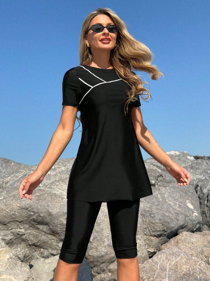 Damen Sportliches Badeset mit kurzem Oberteil und Leggings